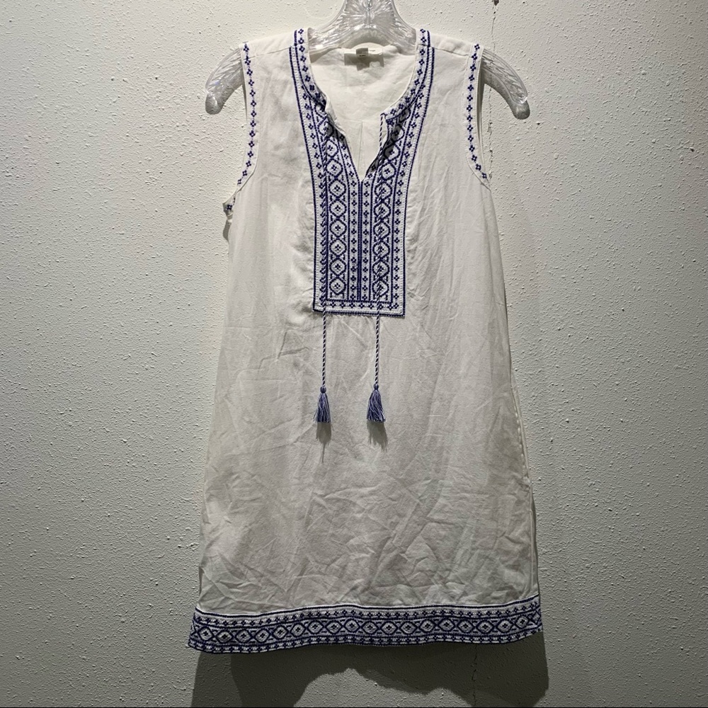 Cotton White Sleeveless Dress with Blue Embroidery Extra Small